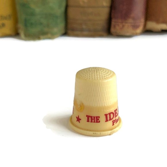 Plastic Advertising Thimble , Vintage Sewing - Picture 4 of 9